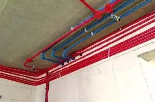 水电施工前跟师傅沟通好 验收时如果没做好可要求返工