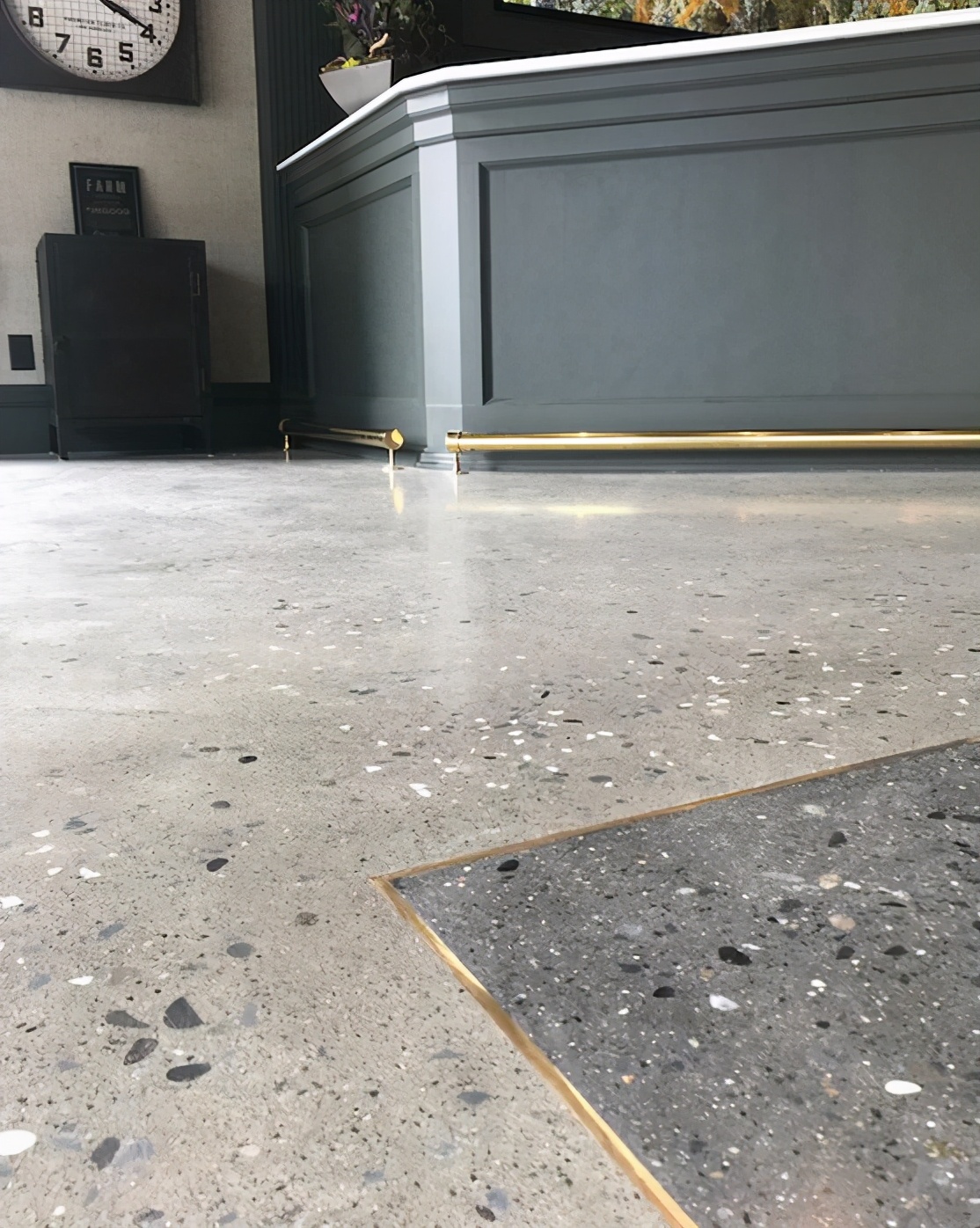 瓷砖不用美缝剂用什么 用金属条可让整个空间变得更时尚 瓷砖不用美缝剂用什么 用金属条可让整个空间变得更时尚