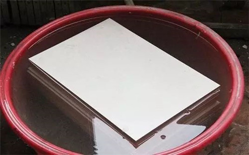 瓷砖泡水 瓷砖泡水