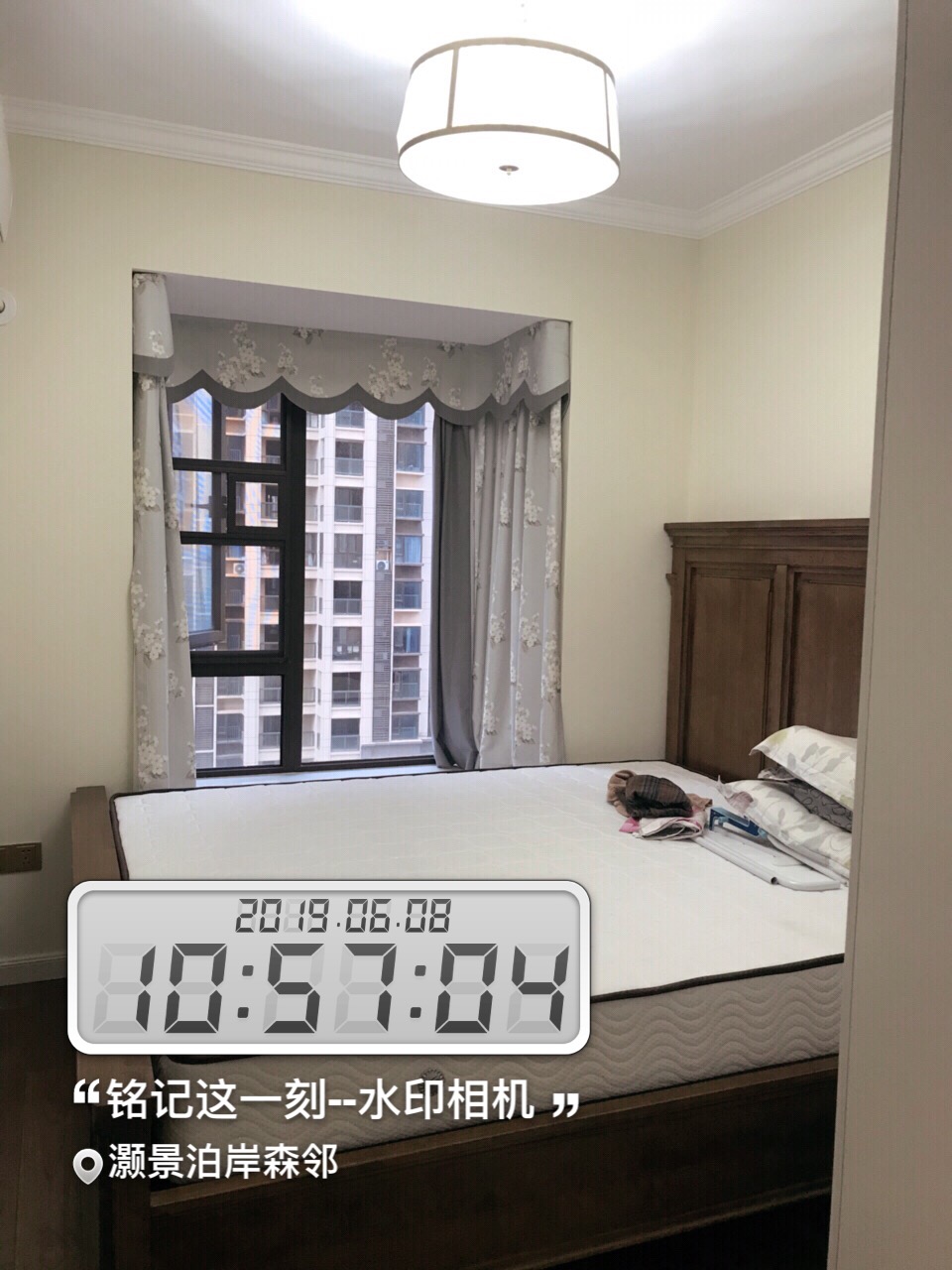 次卧室 床