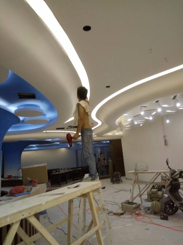 发光顶角线