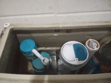 马桶浮子安装 马桶浮子安装