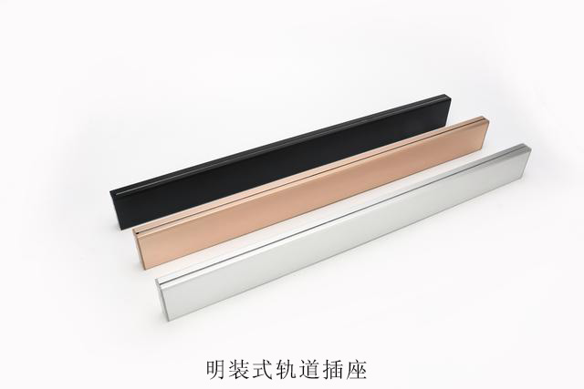 新房装修你们还在用老式插座吗 现在都流行这种插座了
