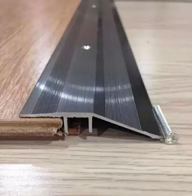 瓷砖和地板接缝处理 瓷砖和地板接缝处理