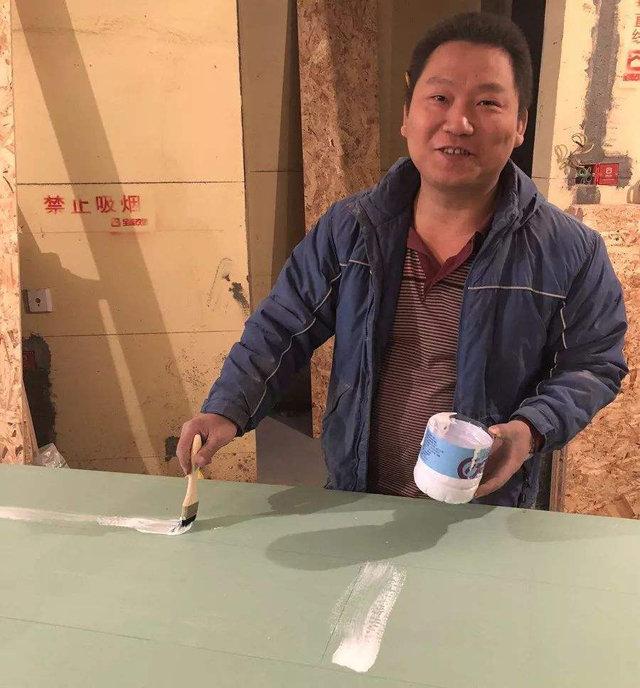 吊顶开裂很头疼,装修时应该注意什么?业主:早知道就多读书了