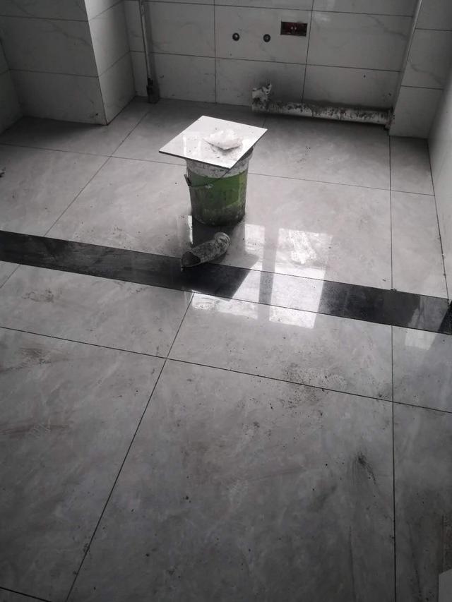 瓷砖和木地板哪个更适合客厅 瓷砖和木地板哪个更适合客厅