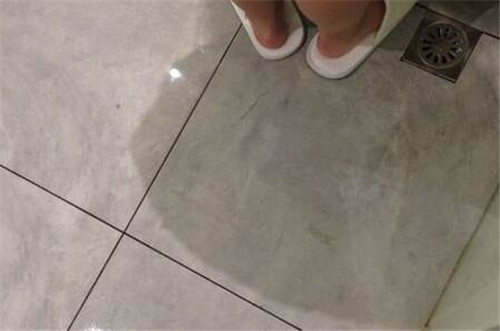 卫生间漏水 卫生间漏水