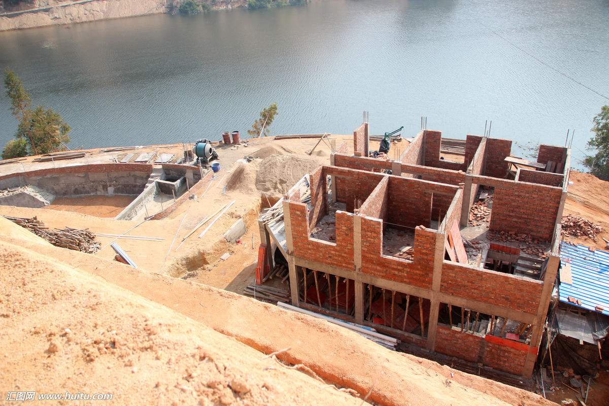 农村自建房砌砖墙的技巧与注意事项