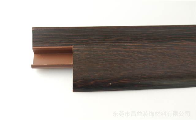 踢脚线选什么材质的好 大理石踢脚线和防腐木踢脚线哪个好