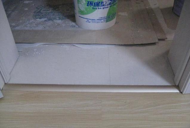 先装门后装地板 会出现什么后遗症你知道吗