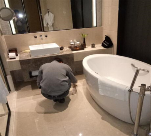 卫生间漏水 卫生间漏水