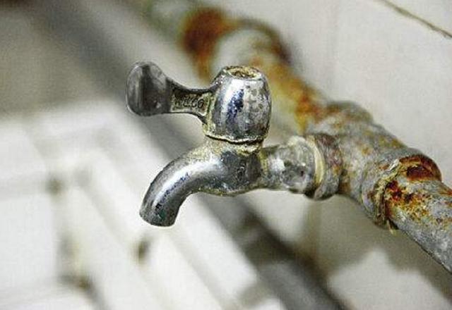 水龙头生锈如何去除