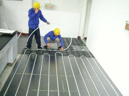 地暖与暖气片6大方面对比 地暖与暖气片6大方面对比