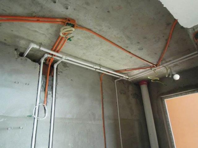 家里装修,如果电工这样布线,记得给师傅加工钱