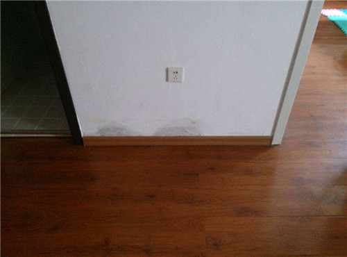 墙壁渗水 墙壁渗水
