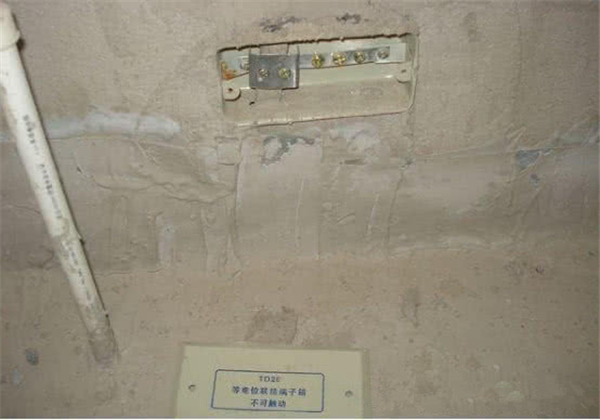 卫生间水电施工很多人漏装等电位联结端子箱
