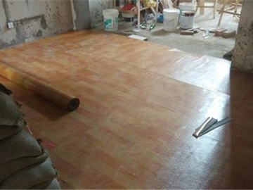 铺地板革用什么胶好 地板革铺设注意事项