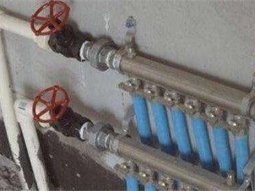 卫生间水管记得装上分水器 给你的生活带来很多便利